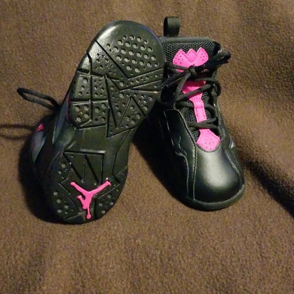 Shoes - Picture 3 of 4